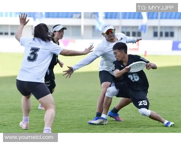 实时新闻南京飞盘队进攻战术解析与团队配合策略深度剖析